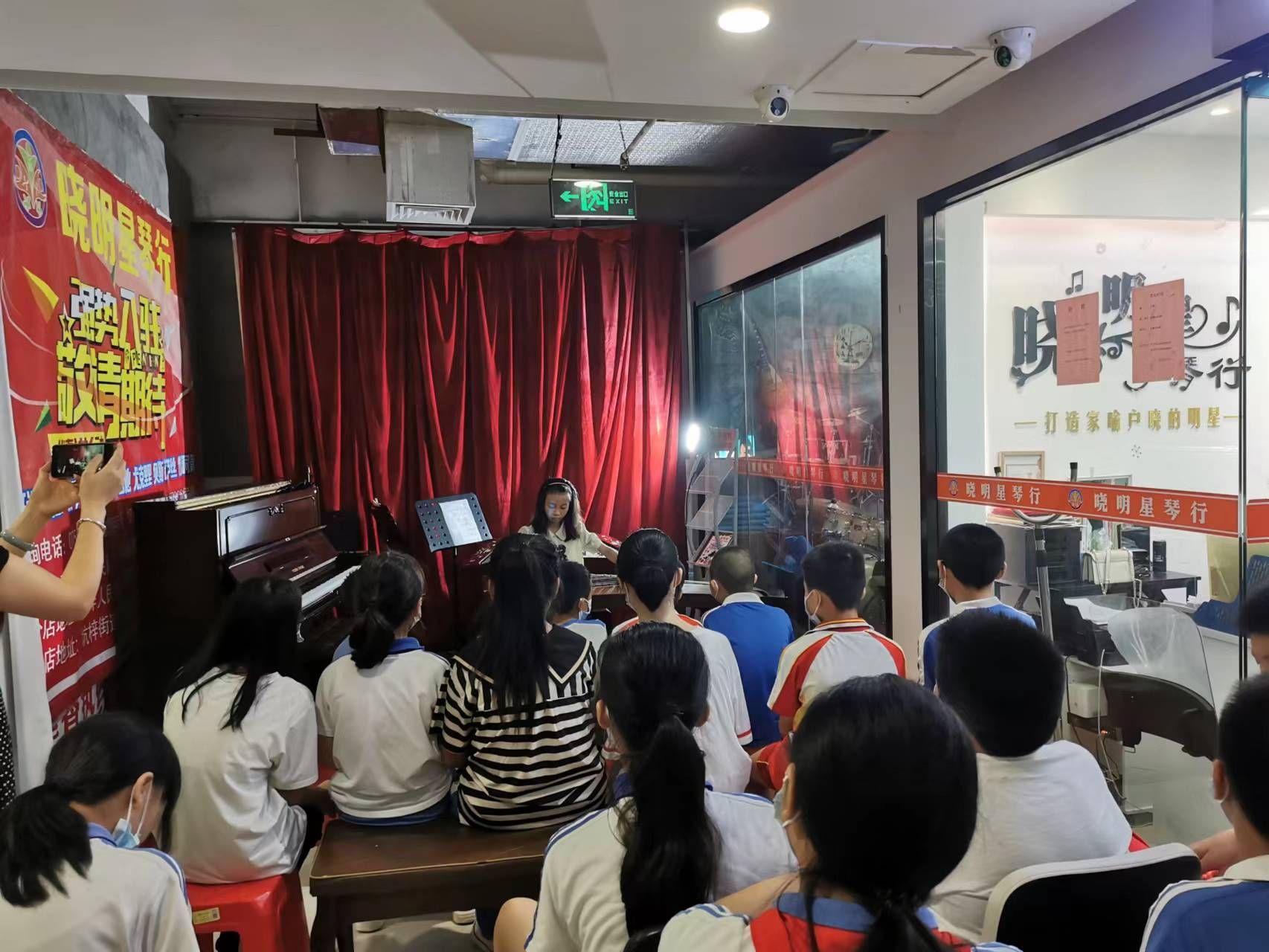 坪山區(qū)龍?zhí)锷鐓^(qū)青少年紅鼓隊(duì)文化活動(dòng)豐富多彩